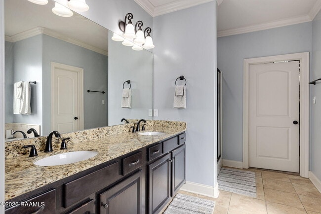 Building Photo - 300 Overbrook Dr