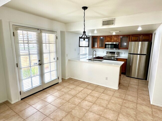Building Photo - Welcome to this charming 2-bedroom, 2-bath condo in a gated Ventana Condominiums