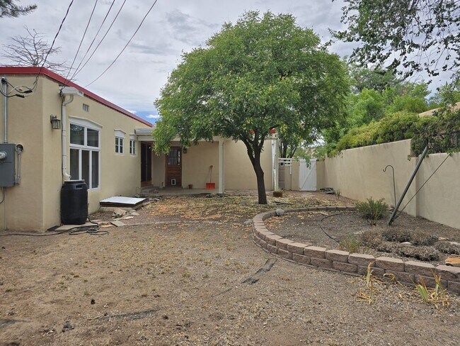 Building Photo - 133 Sereno Dr