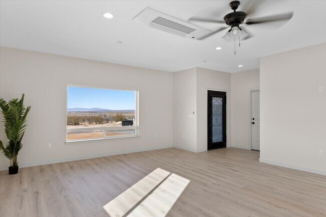 Building Photo - 10094 Joshua Blvd