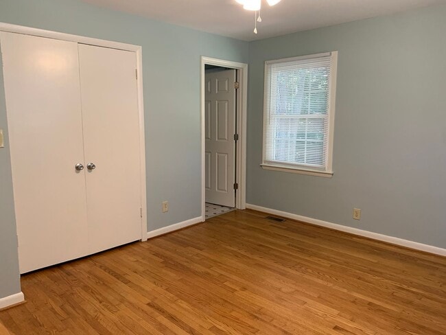 Building Photo - One-month FREE rent!  GREAT LOCATION!! RANCH HOME WITH HARDWOODS NEAR DOWNTOWN