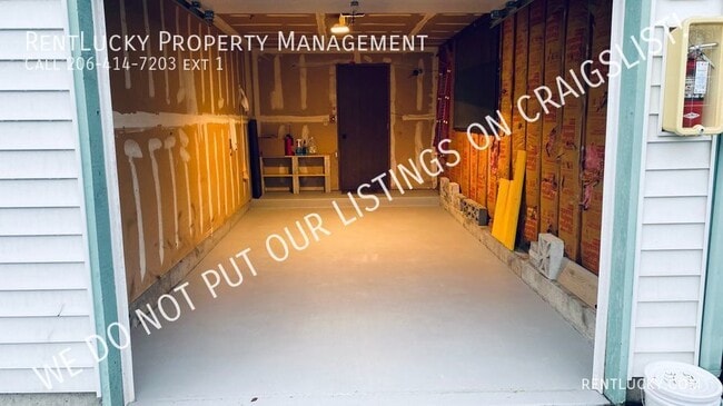 Building Photo - 1733 SW 318th Pl