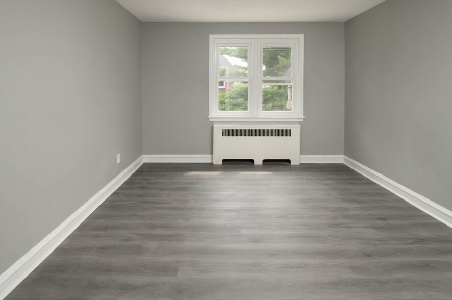 Interior Photo - Oxford Gardens managed by Silverstone Properties