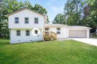 Building Photo - 926 Canary Ct