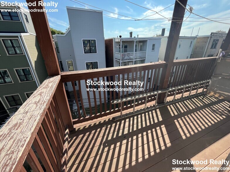 Building Photo - 14 Washburn St