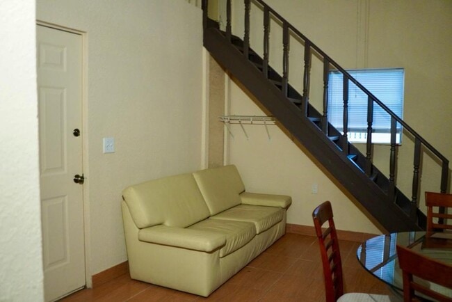 Primary Photo - 2962 D Rd