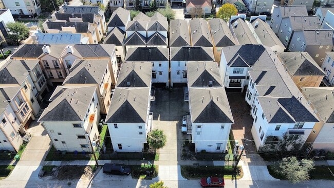 Building Photo - 5711 Kiam St