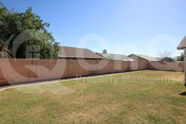 Building Photo - 4173 E Meadow Lark Way