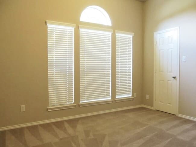 Building Photo - 13022 Golden Water Ct