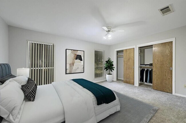 Building Photo - 6305 Shadow Valley Dr