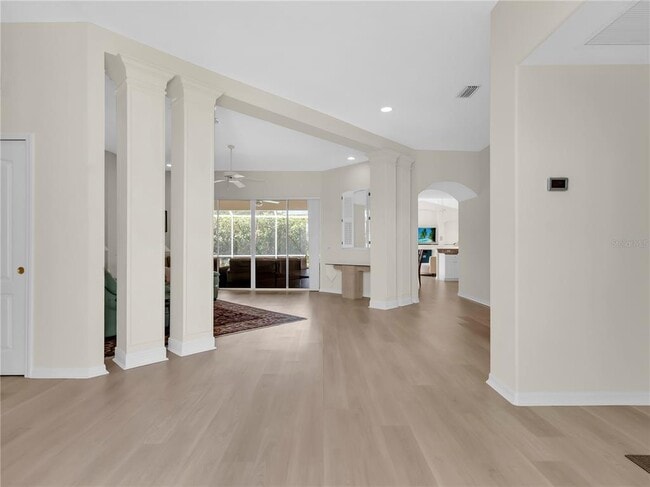 Building Photo - 8870 Huntington Pointe Dr