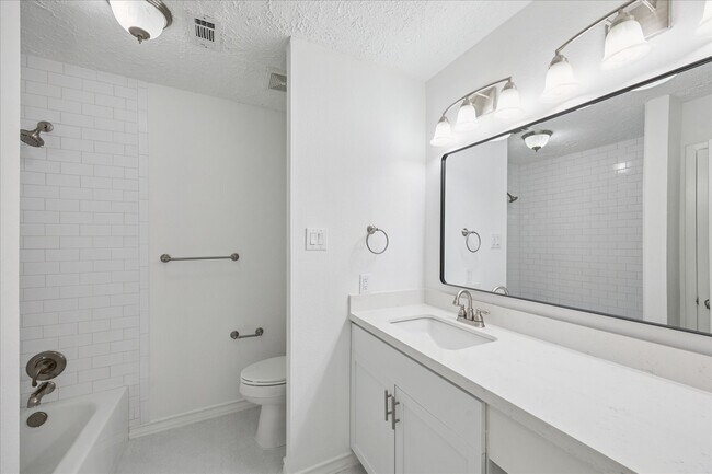 Building Photo - 22831 Merrymount Dr