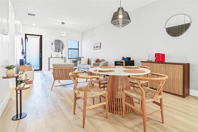 Building Photo - 8055 NW 104th Ave