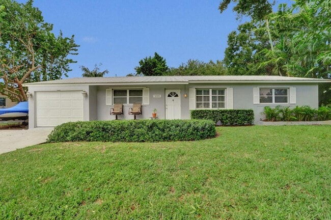 Building Photo - 2359 Holly Ln