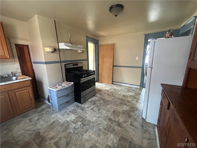 Building Photo - 142 Roesch Ave