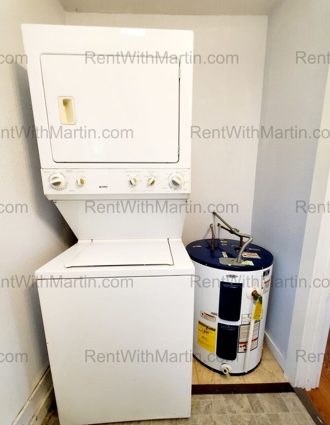 Building Photo - 1213 Manson St