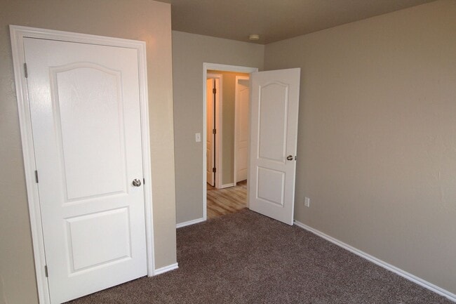 Building Photo - 4616 SE 77th St