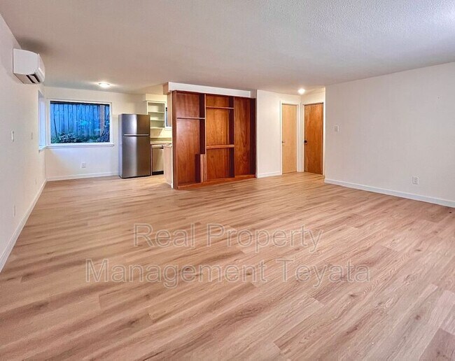 Building Photo - 908 Key St
