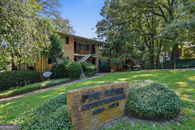 Building Photo - 1466 E Rock Springs Rd NE