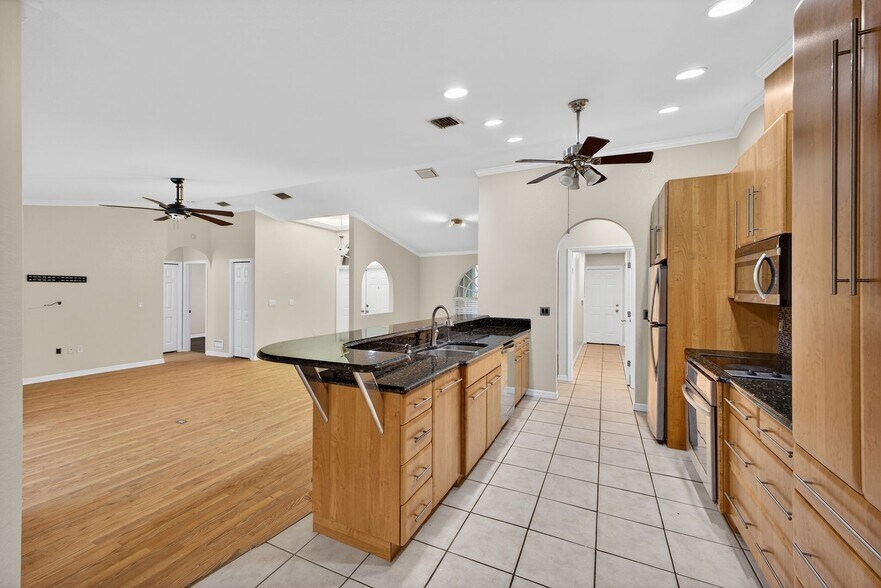 Building Photo - Charming 3-Bedroom Home with Private Pool in Buckingham Air Park