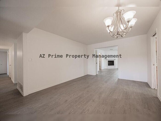 Building Photo - 428 E Fremont Dr