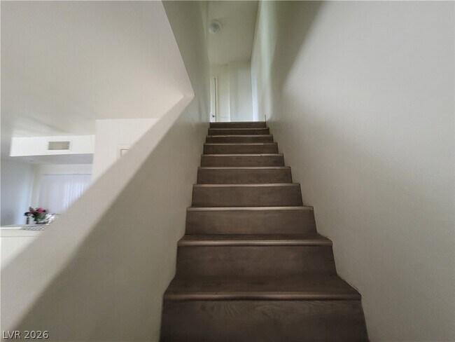 Building Photo - 5126 Golden