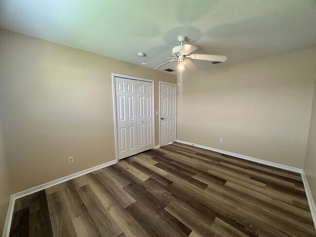 Building Photo - 1137 NW Juanita Pl