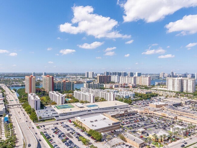 Building Photo - 16699 Collins Ave