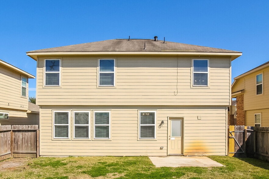 Building Photo - 21835 Octavia Way