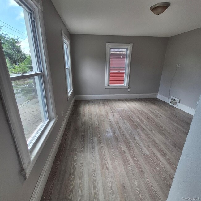 Building Photo - 67 Greenkill Ave