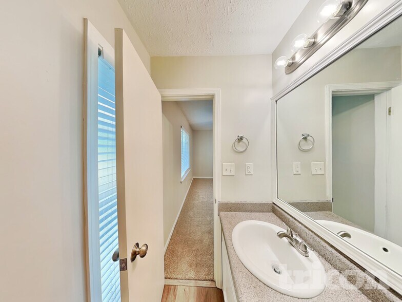 Building Photo - 3182 Lake Monroe Rd