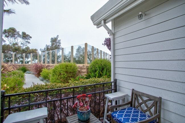 Building Photo - 825 Harbor Cliff Way, Unit 265