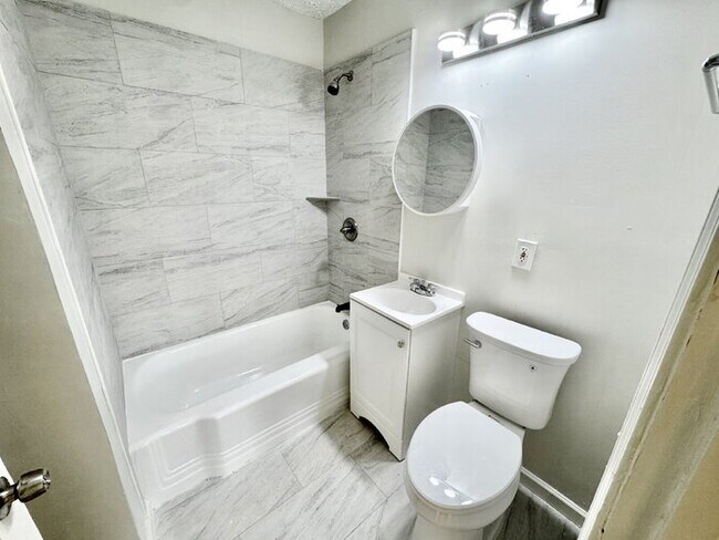 Building Photo - 3880 Spottswood Ave