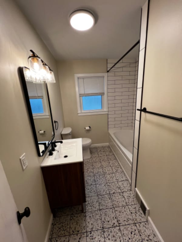 Building Photo - 207 Sunnyhill Dr