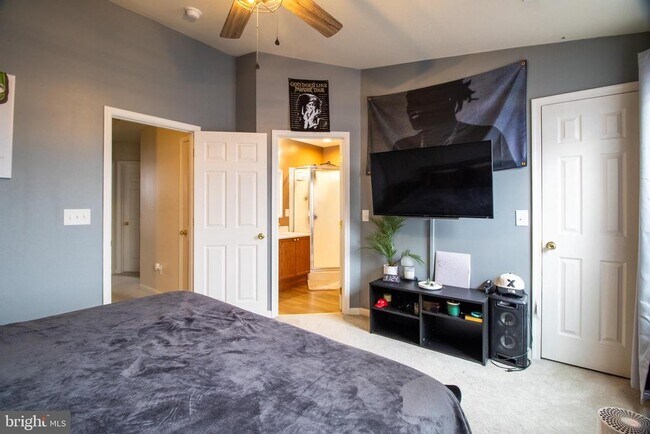 Building Photo - 113 Aero St