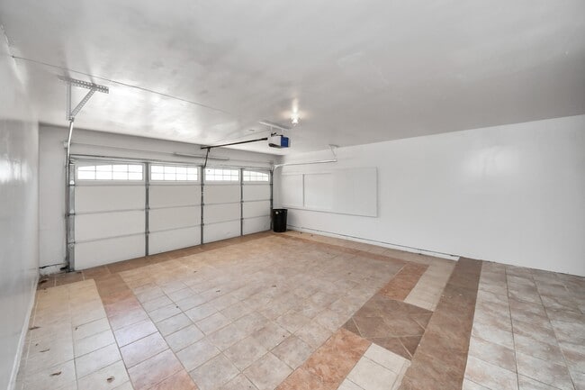 Building Photo - 8026 Big Oak Trail Dr