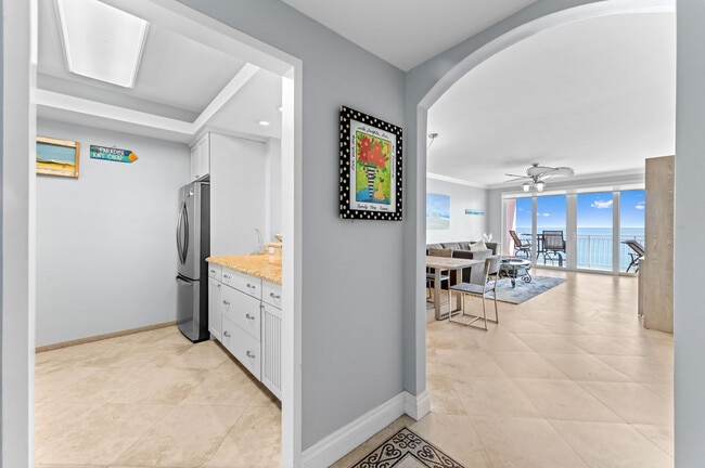 Building Photo - 2921 S Ocean Blvd