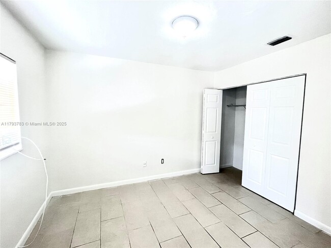 Building Photo - 4308 SW 130th Ct