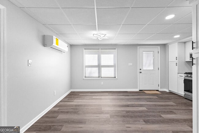 Building Photo - 145 Noble Forest Dr