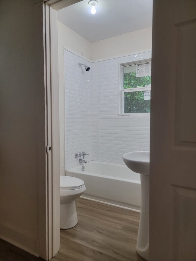 Building Photo - 131 W 2nd Ave