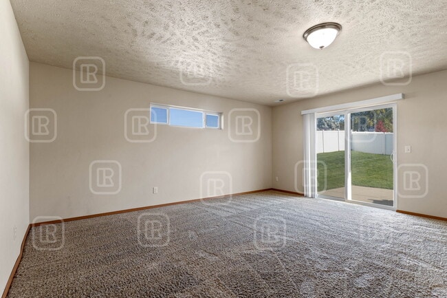 Building Photo - 1526 N Coach Dr
