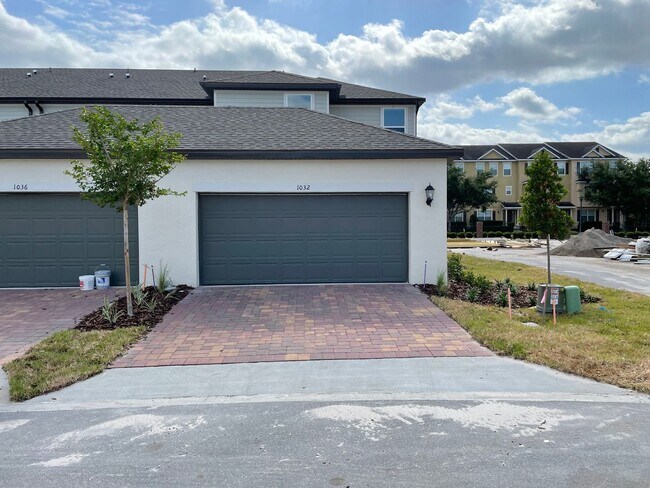 Building Photo - Price Drop! Spacious 3 Bedroom, 2.5 Bath T...