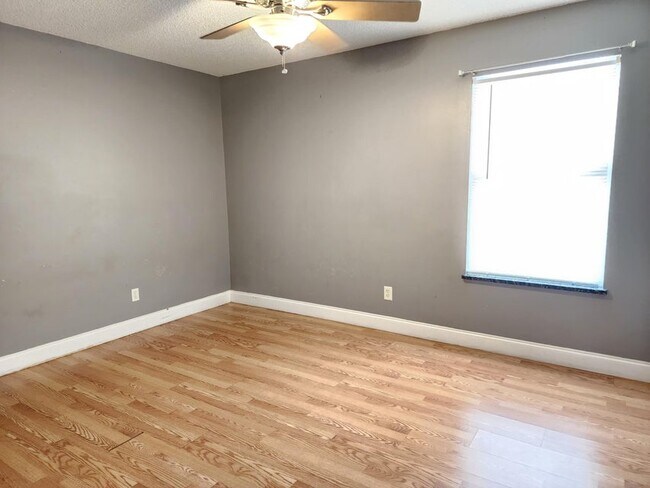 Building Photo - 2153 Royal Poinciana Blvd