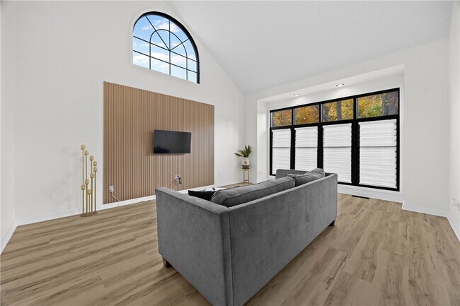 Building Photo - 112 Heather Ridge