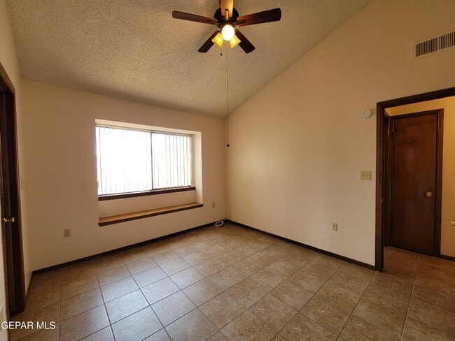 Building Photo - 11340 Lake Nasser Dr