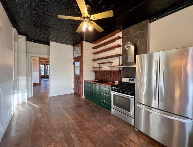 Building Photo - 2326 S Millard Ave