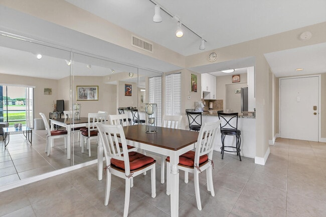 Building Photo - 15465 Lakes of Delray Blvd