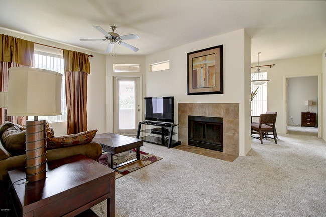 Building Photo - 3830 E Lakewood Parkway East