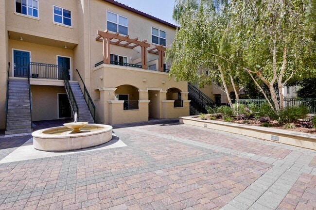 Building Photo - Downtown Mountain View l Stylish Home