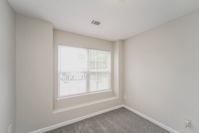 Building Photo - 16927 Greenlawn Hills Ct